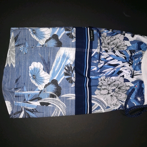 Quiksilver Boardshorts 32 NWOT - Picture 12 of 16